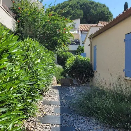 House 2p With Swimming Pool In