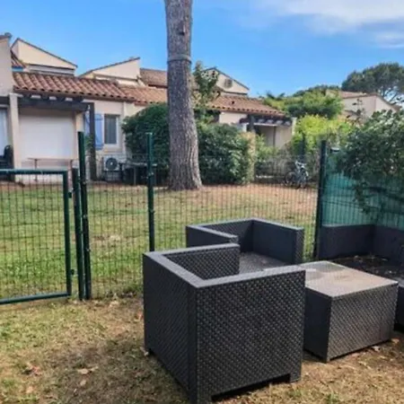 House 2p With Swimming Pool In *