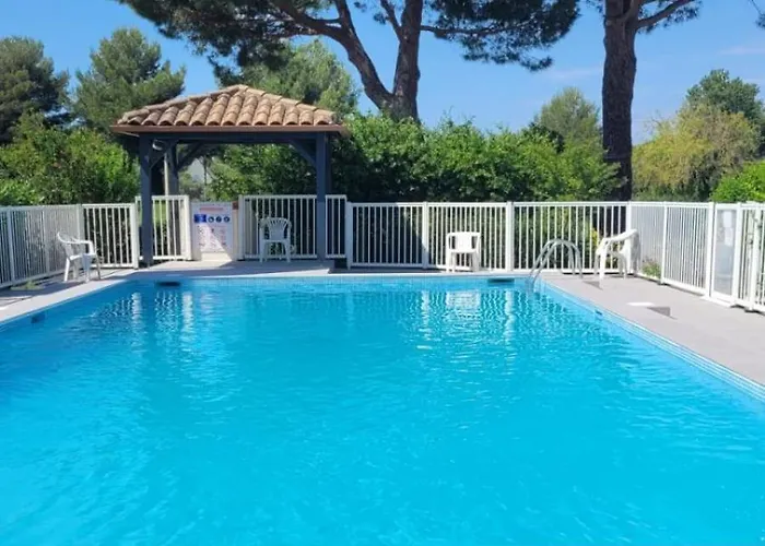Дом отдыха House 2p With Swimming Pool In *